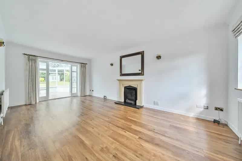 3 bedroom semi-detached house to rent