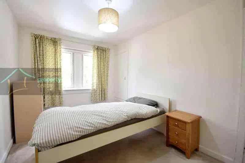 2 Bed Flat for Sale Near Amenities