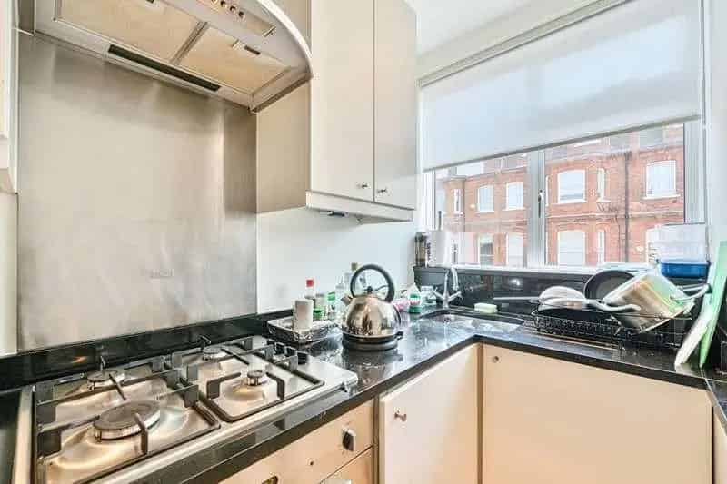 2 Bed Flat for Sale in Chelsea - Fulham Road