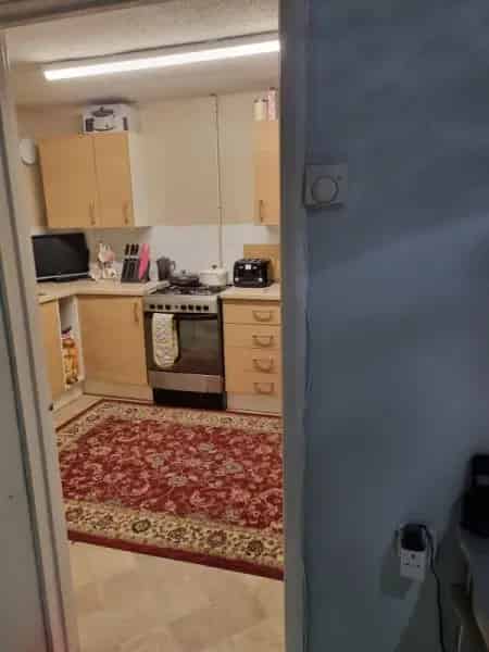 Lovely Bungalow with Garden 2 Double Bedrooms and New Kitchen