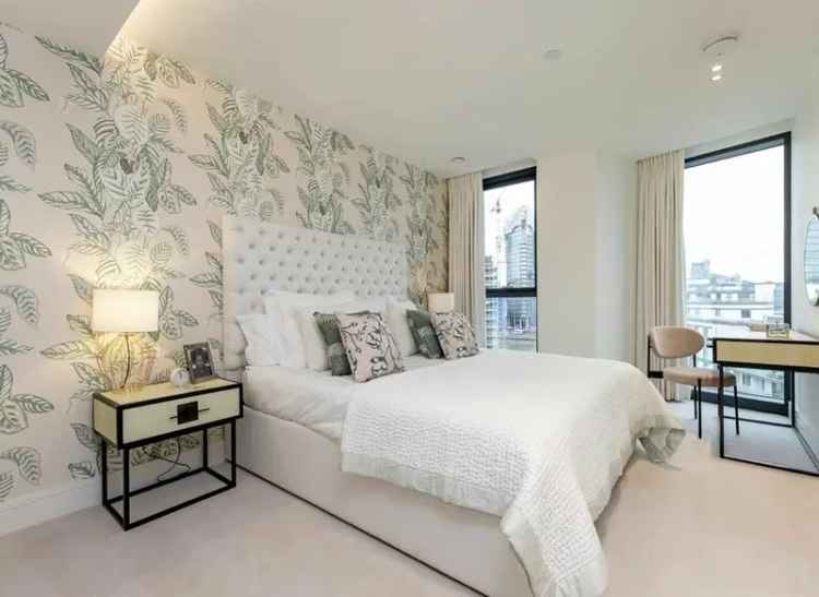 Chelsea Harbour One-Bedroom Apartment with Gym and River Views