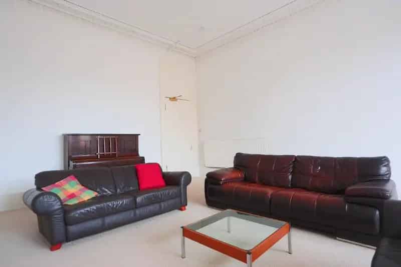 5 Bedroom Flat to Rent in Edinburgh Lothians