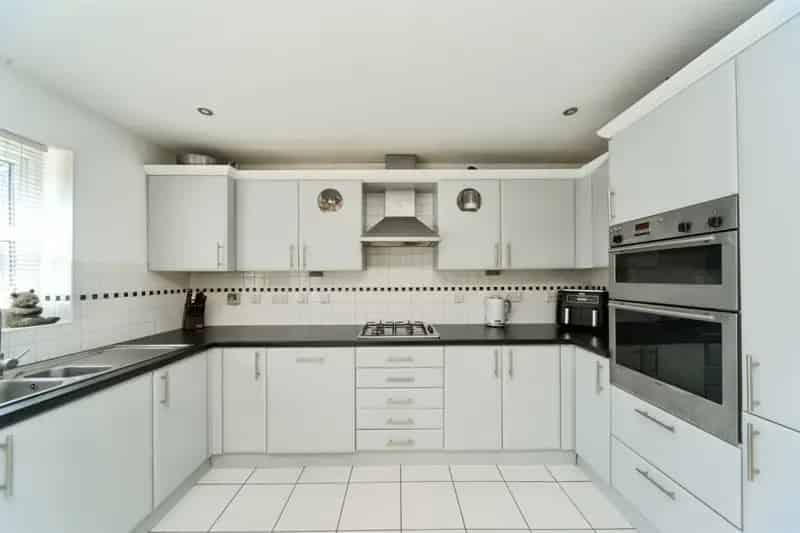 Four Bedroom Townhouse Near Beach Eastbourne