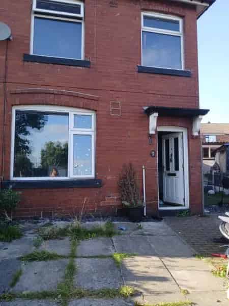 3 Bed House with Big Garden Near Amenities