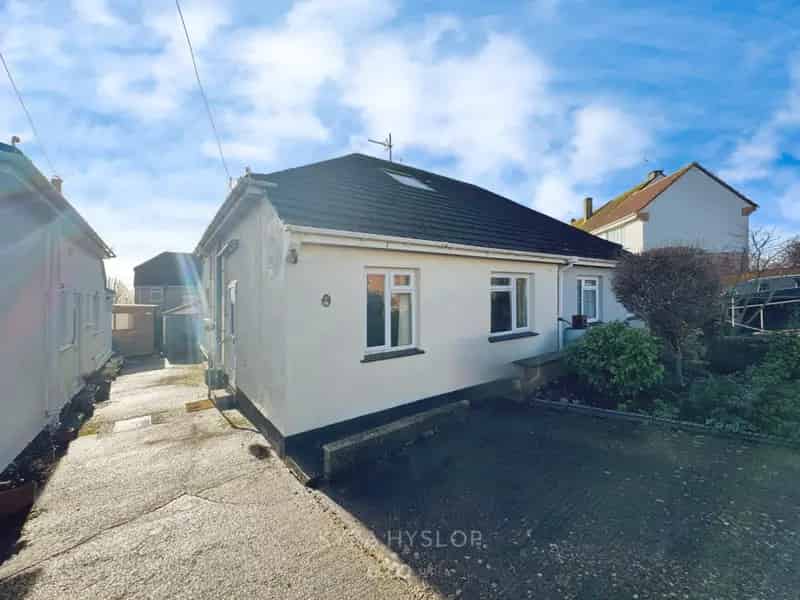 2 Bedroom Semi-Detached Bungalow for Sale