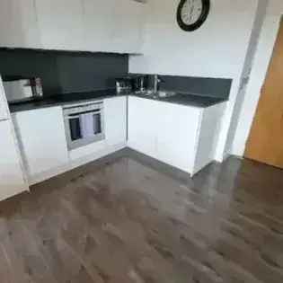 2 Bedroom Flat Manchester 132m² Terrace Parking WiFi
