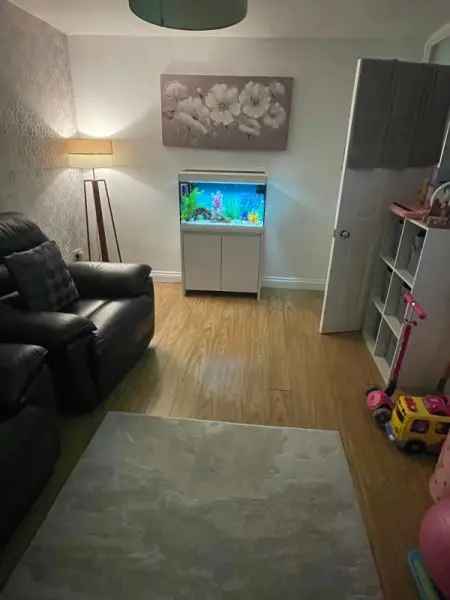 Flat For Rent in Broxbourne, England