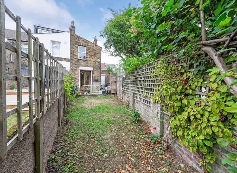 3 Double Bedroom Victorian House with Garage and Driveway