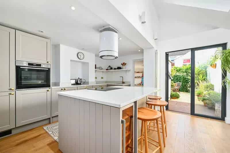 3 Bedroom End of Terrace House Brighton