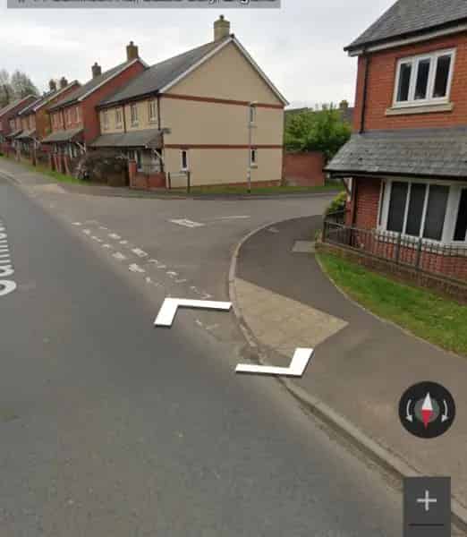 2 Bedroom 1st Floor Flat with Parking