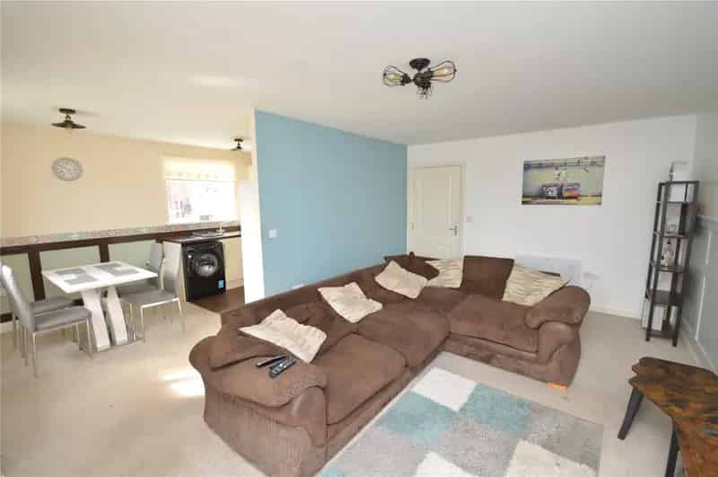 Two Bedroom Apartment with Garage and Stunning Views