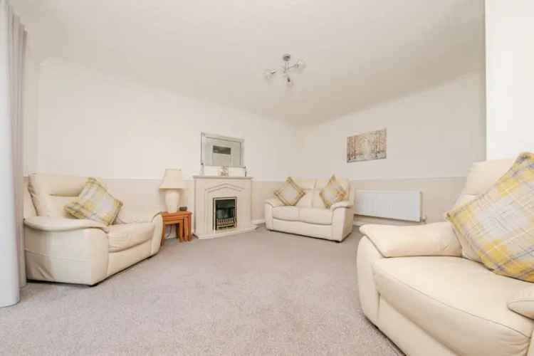 3 Bed Semi-Detached House with Garage and Gardens