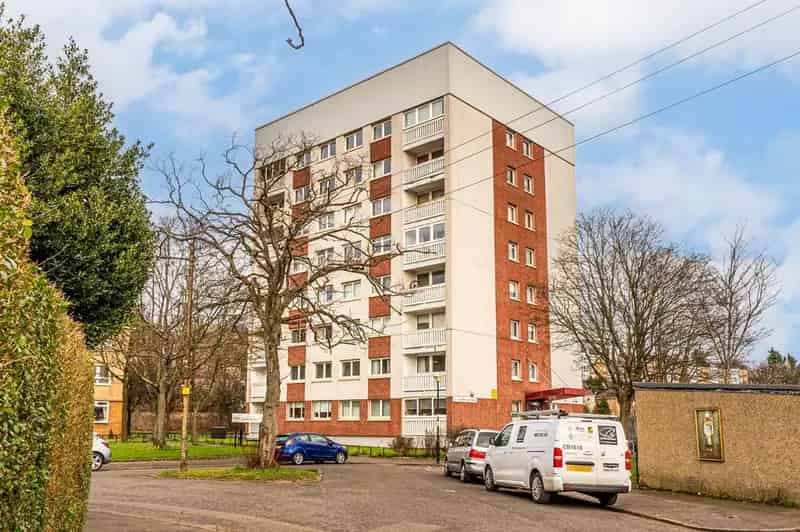 2 Bedroom Flat for Sale in Scotland