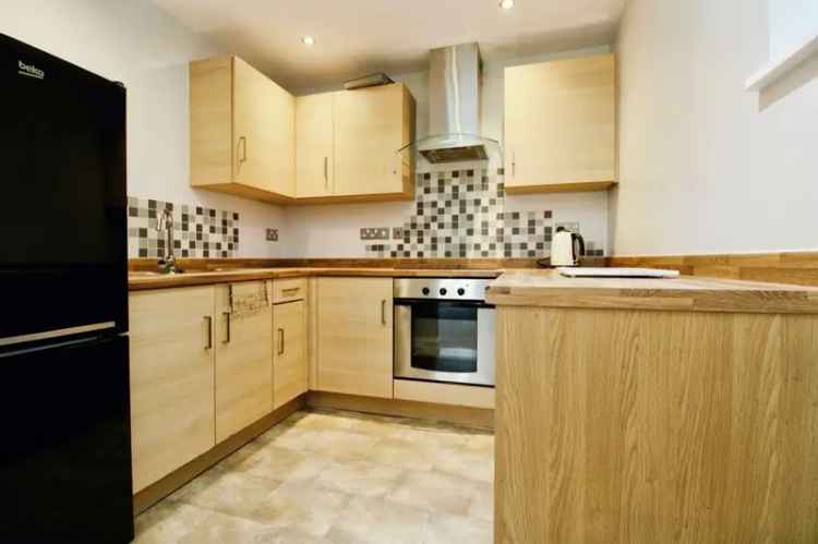 2 Bedroom Apartment Cardiff - Allocated Parking & Private Garden