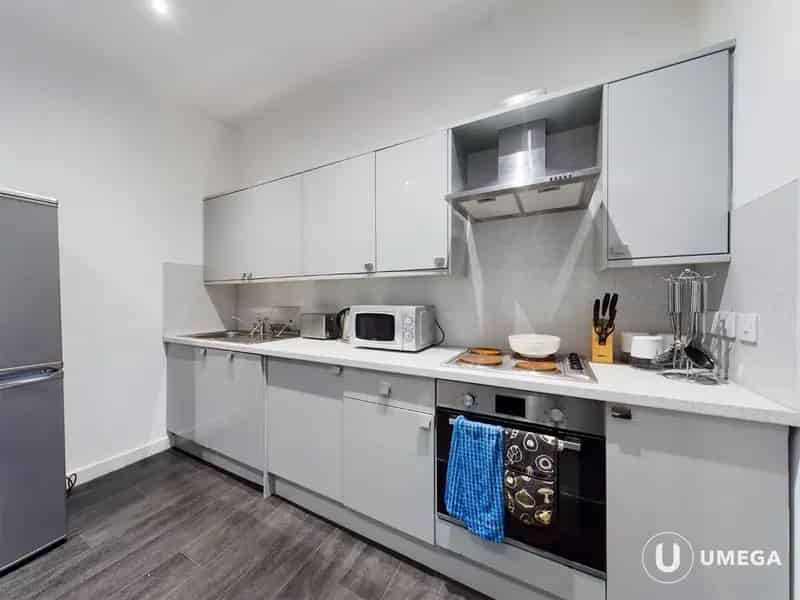 3 Bedroom Apartment to Rent in Edinburgh