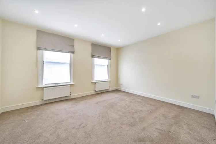 House For Sale in London, England