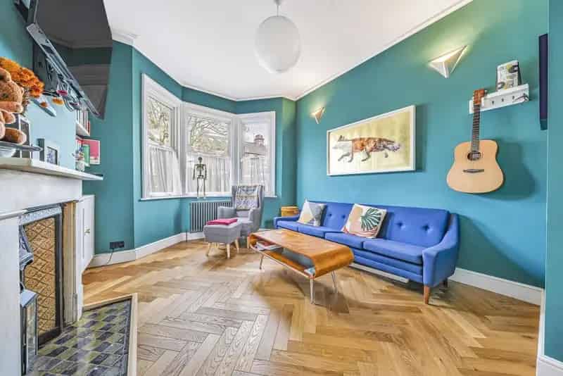 Three Double Bedroom Victorian House Near Pelham Primary School