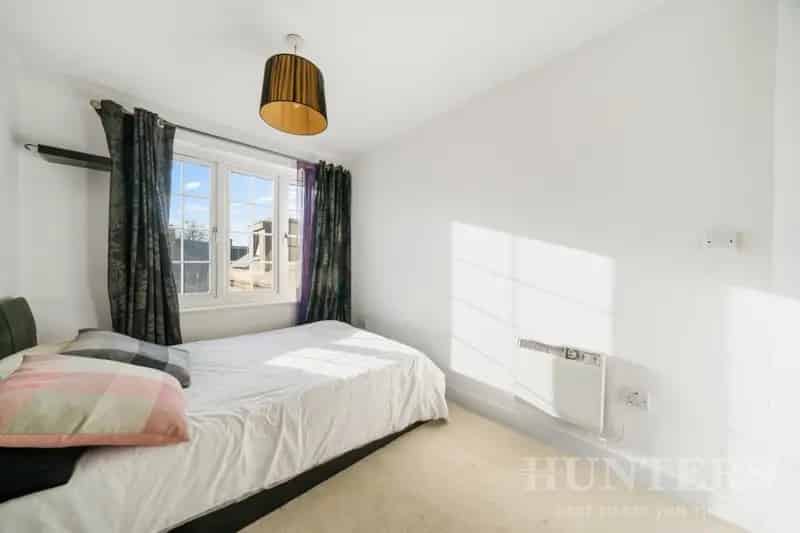 2 Bedroom Flat For Sale 625 SQ FT Modern and Historical Charm