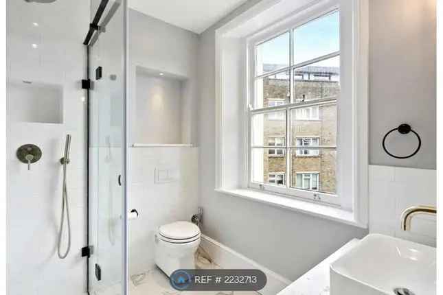 Flat to rent in Gloucester Square, London W2