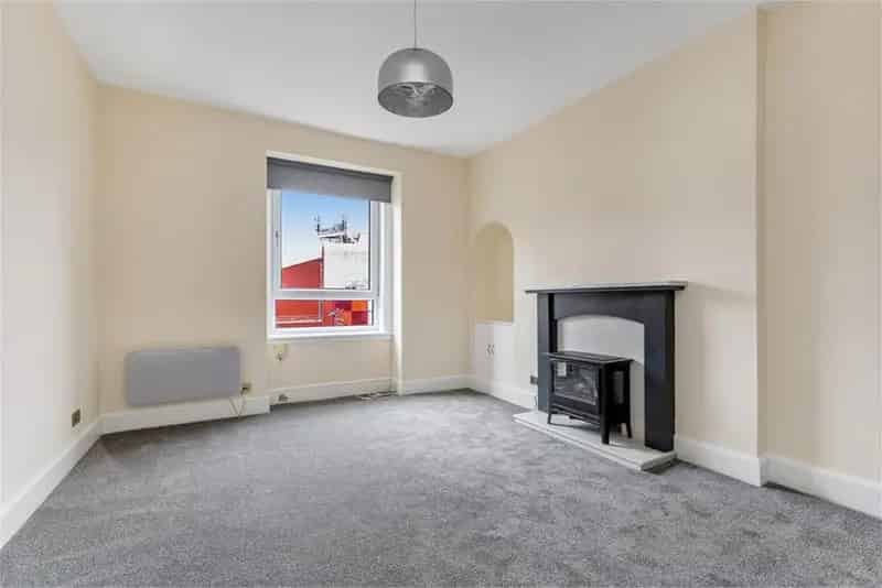1 Bed Flat - Third Floor with 1 Reception Room