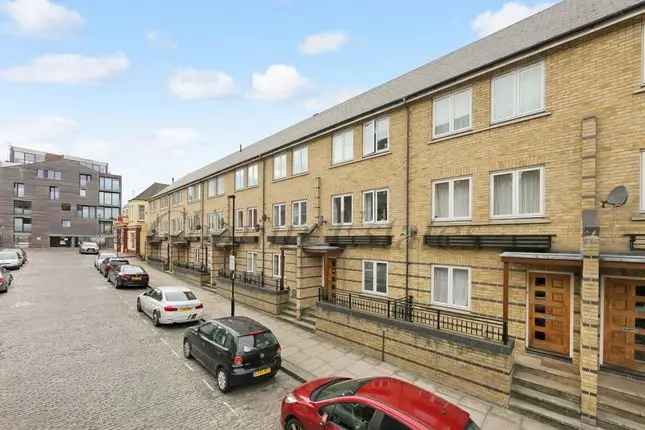 5 Bedroom Townhouse for Rent in Docklands London E14