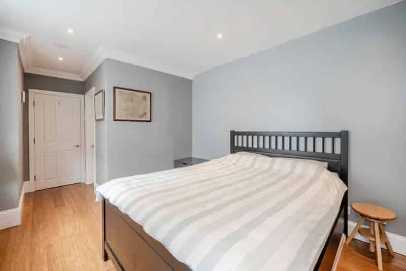 Charming 2 Bedroom 2 Bathroom Apartment Queensberry Place