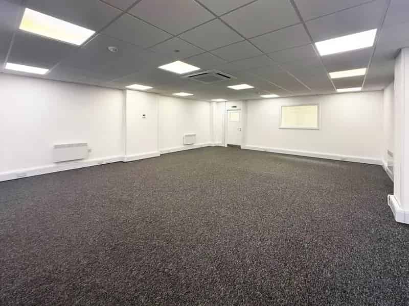 5306 sq ft Refurbished Industrial Unit Coleshill
