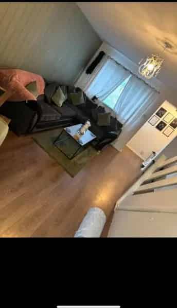 2 Bedroom Semi Detached House Near Family