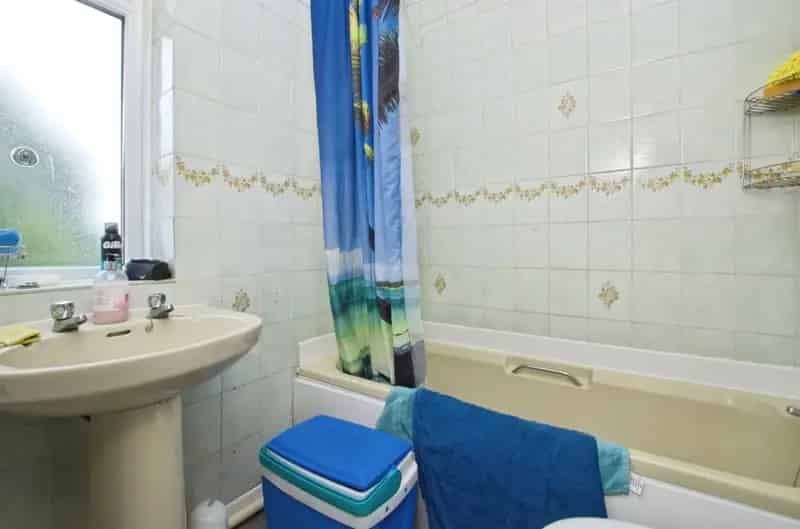 2 Bedroom Flat for Sale - Modern Amenities and Energy Efficiency