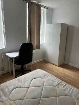 Town house to rent in Commercial Road, London E1