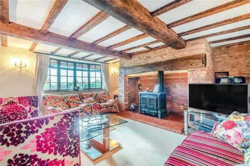 Family Home with 4 Acres and Country Views