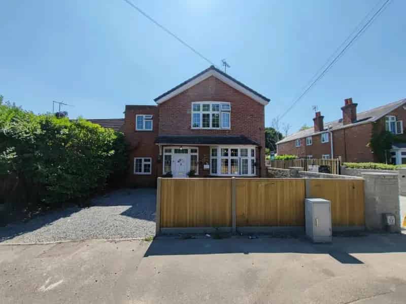 4 Bedroom Detached House for Sale in Sandhurst