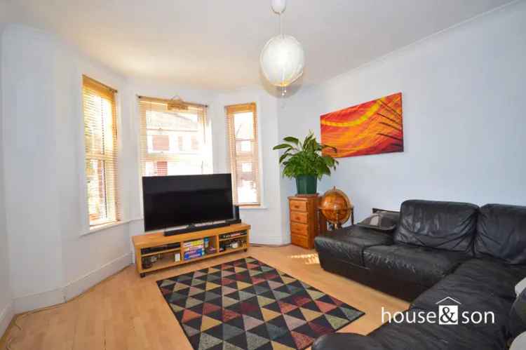 3 Bedroom Detached House for Sale Winton