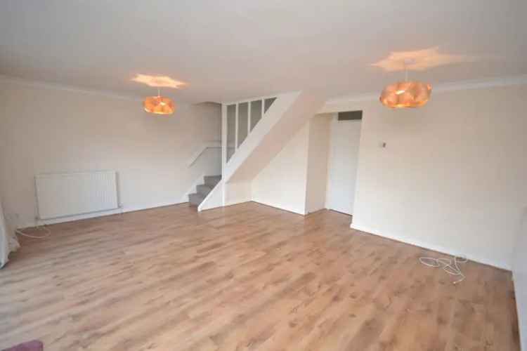 3 Bedroom Semi-Detached House to Rent