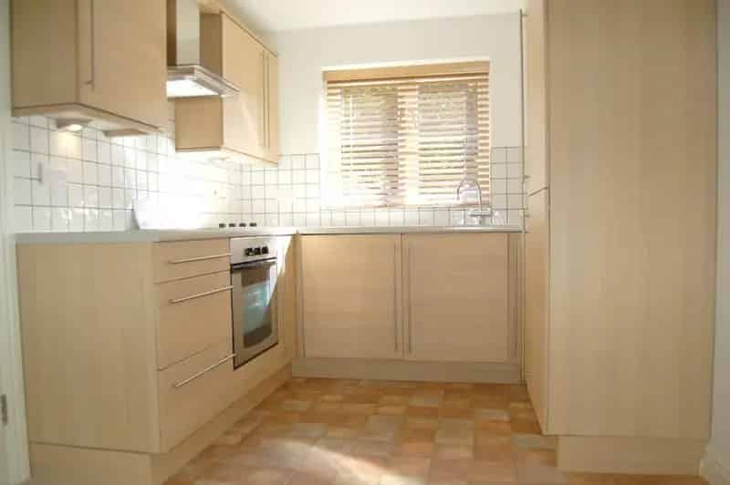 1 Bedroom Flat for Sale Burgess Hill Near Train Station