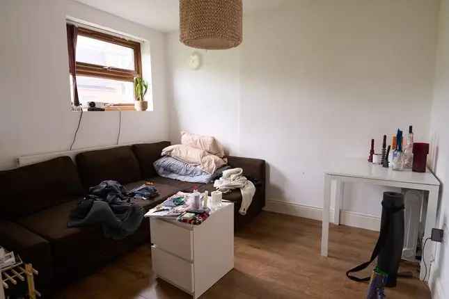 Flat for Sale in London E1