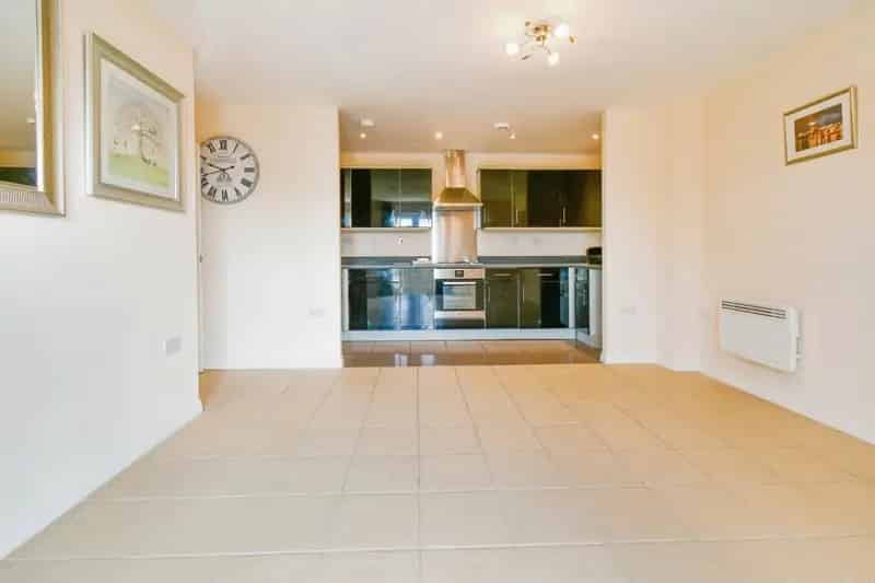 2 Bedroom Flat for Sale in Popular York Development