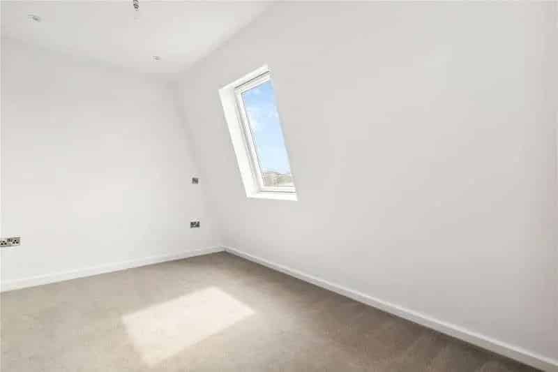 2 Bed Flat for Sale in Tooting, London