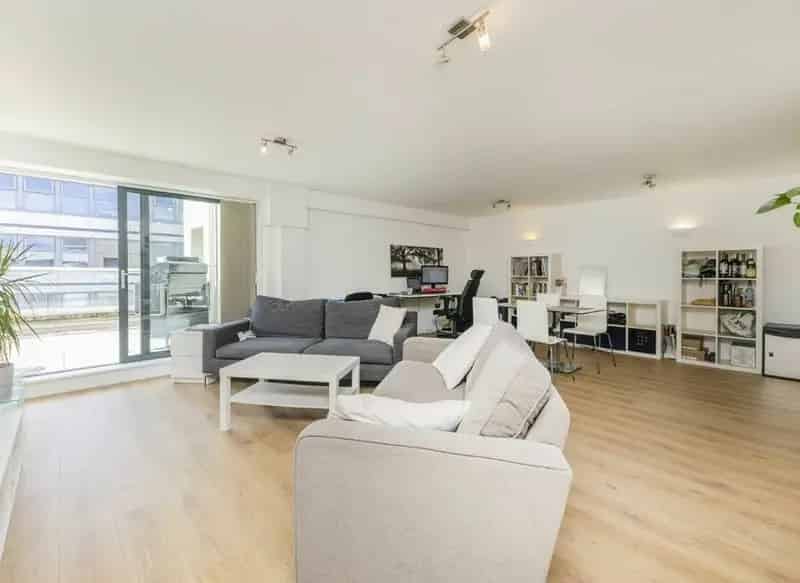 Spacious 1-Bed Penthouse in Streatham with Large Terrace