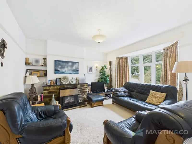 4 Bedroom House For Sale Near Hospital and College