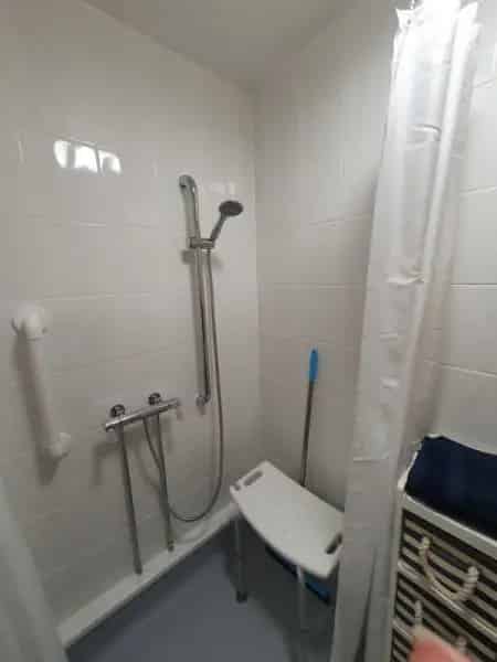 2 Bed End Terrace House Near Schools and Amenities