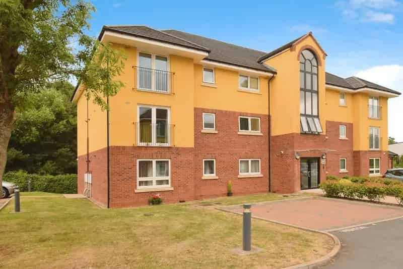 2 Bedroom Apartment for Sale Near Tile Hill Station