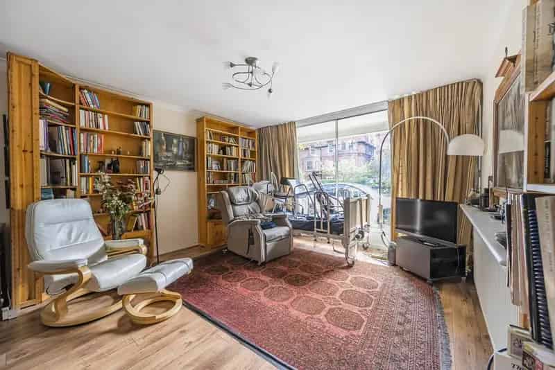 Two Double Bedroom Apartment in Belsize Park NW3