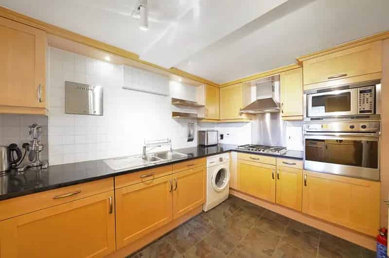 2 Bedroom Flat for Sale in Globe Wharf