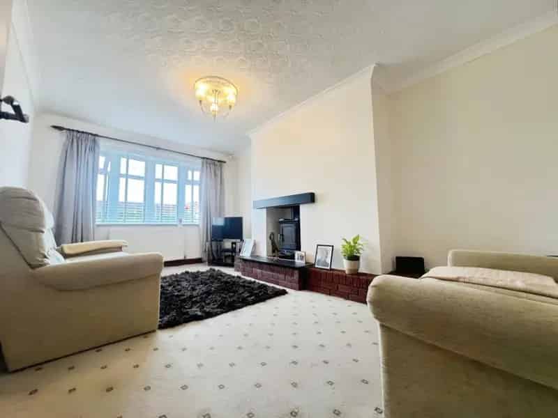 5 Bedroom House For Sale Family Home Ample Parking Private Garden