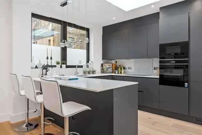 Terraced house for sale in Georges Road, Islington, London N7