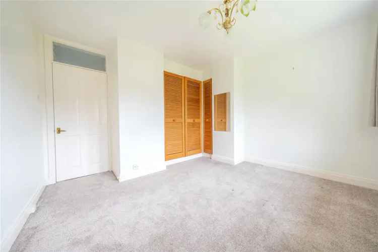 House For Sale in Leeds, England