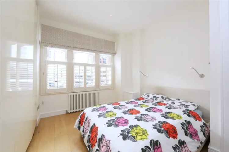 Apartment For Sale in London, England