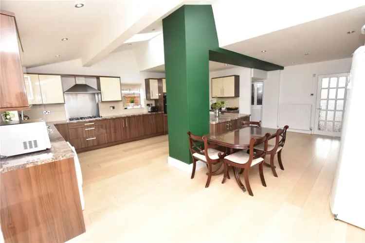 House For Sale in Leeds, England