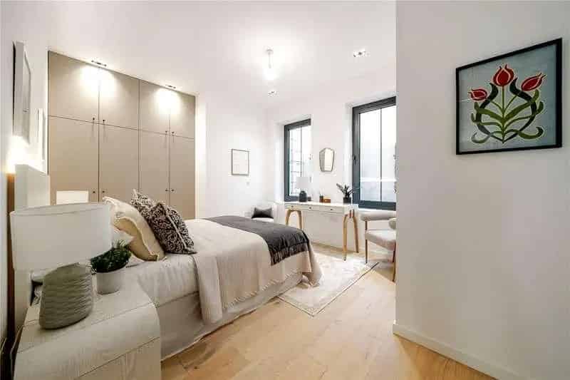 3 Bed Flat for Sale - Acton, London